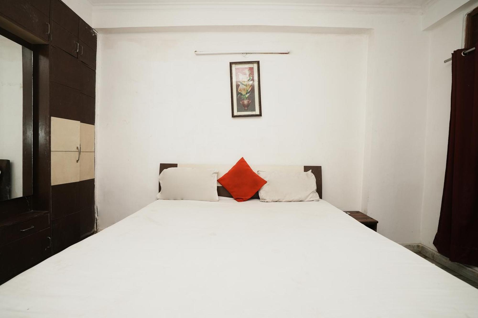 โฮเต็ล ซันไรส์ มูน Hotel นิวเดลี ภายนอก รูปภาพ