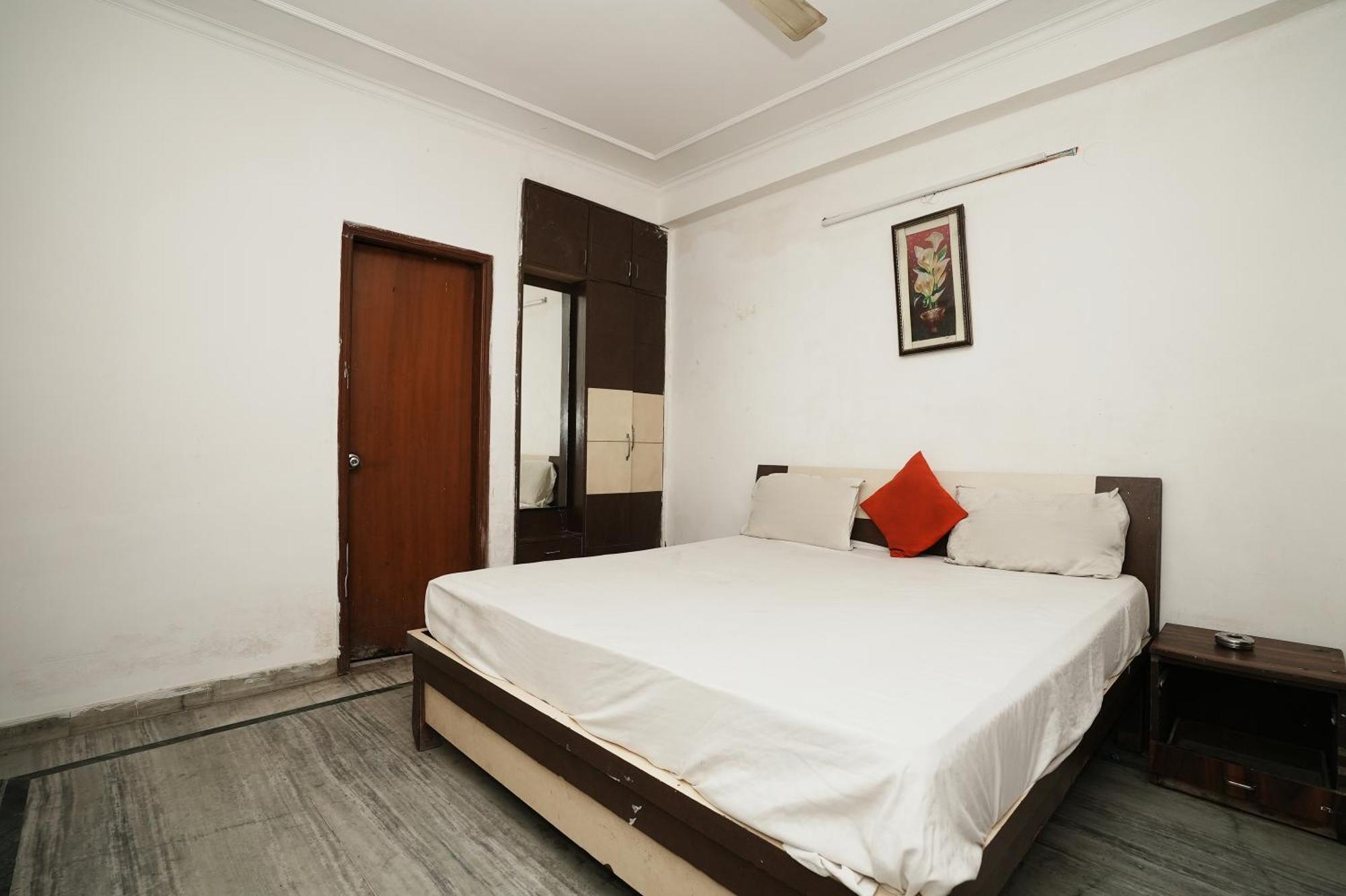 โฮเต็ล ซันไรส์ มูน Hotel นิวเดลี ภายนอก รูปภาพ